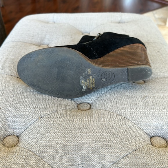 Wedge Boots - Picture 11 of 12